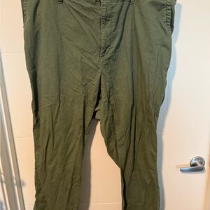 Old Navy Women's Olive Cropped Pants